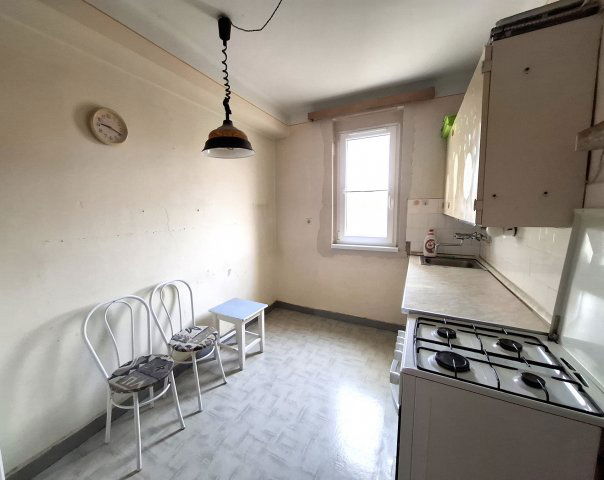 Eladó téglalakás, Szolnokon 28.9 M Ft, 2 szobás