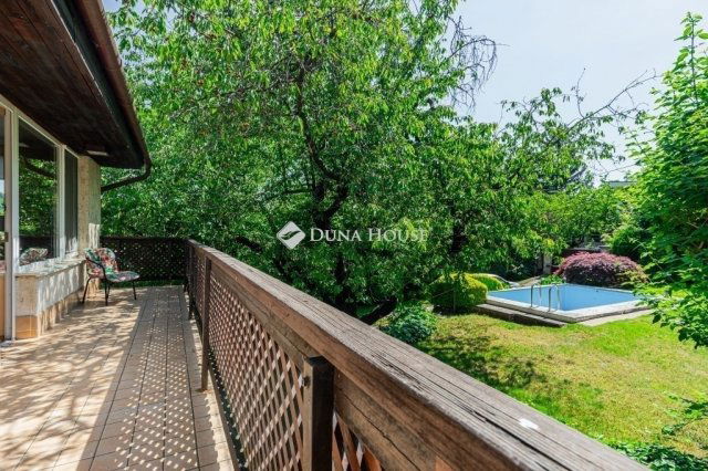 Eladó ikerház, Budapesten, II. kerületben 199 M Ft, 6 szobás