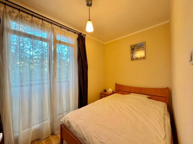 Kiadó panellakás, albérlet, Pécsett, Megyeri téren, 1+1 szobás