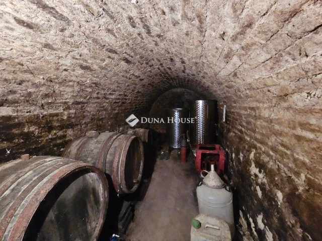 Eladó telek, Nyergesújfaluban 8.5 M Ft / költözzbe.hu