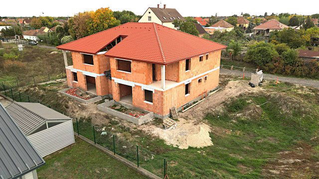 Eladó ikerház, Szigethalmon 76.2 M Ft, 4 szobás