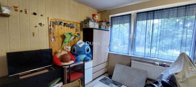 Eladó panellakás, Tatabányán 37.5 M Ft, 2 szobás