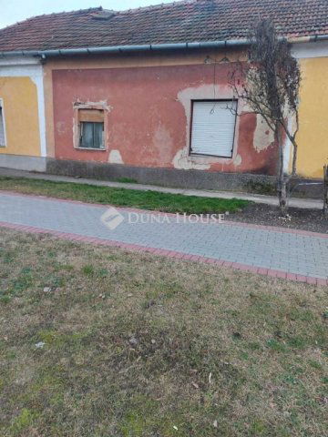 Eladó családi ház, Kiskunfélegyházán, Szegedi úton 14.5 M Ft