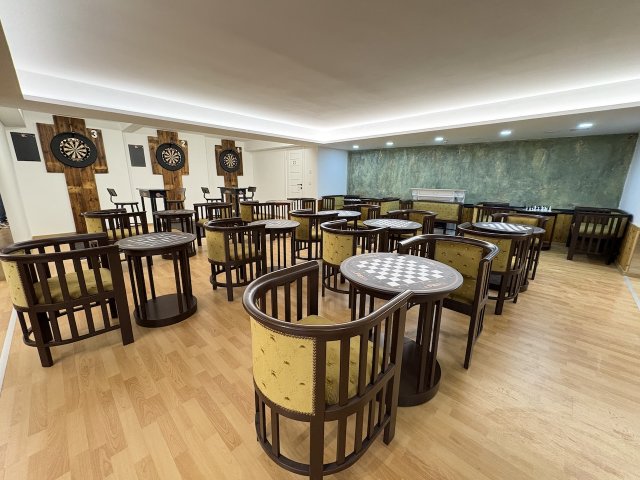 Kiadó üzlethelyiség, Kaposváron, Széchenyi téren 400 E Ft / hó