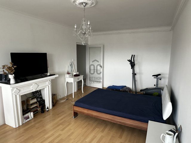 Eladó panellakás, Pécsett 38.5 M Ft, 2 szobás