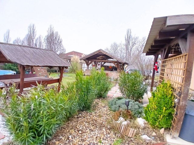 Eladó családi ház, Szigethalmon 117 M Ft, 4 szobás