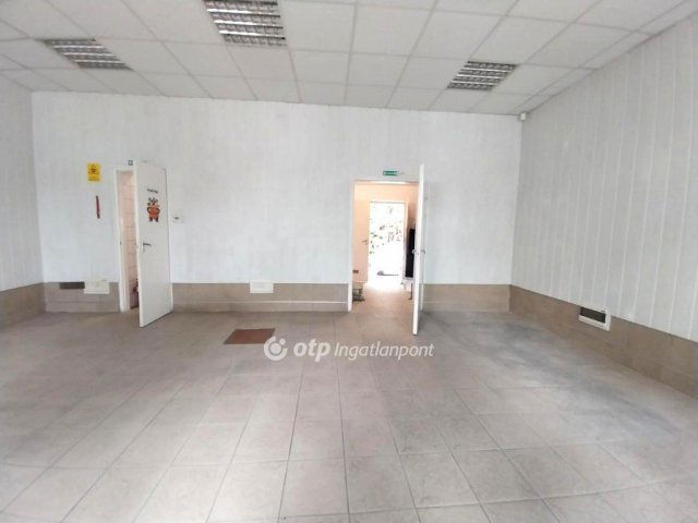 Eladó üzlethelyiség, Nyíregyházán 31 M Ft, 1+1 szobás