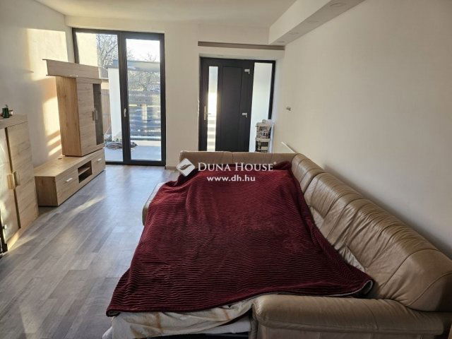 Eladó családi ház, Tápióságon 64.9 M Ft, 3 szobás