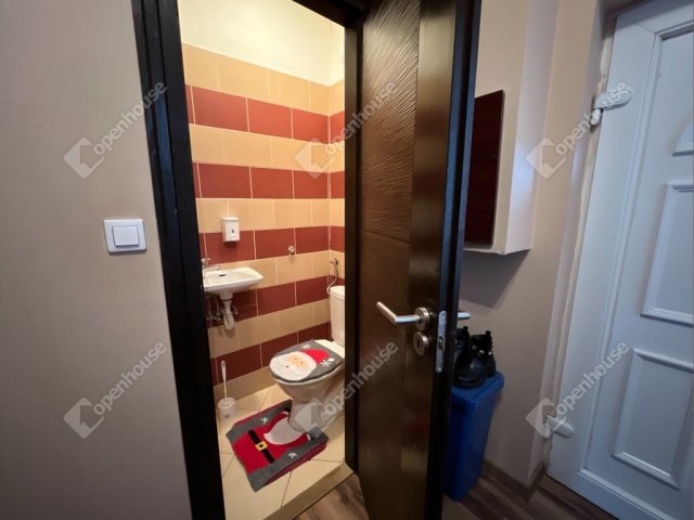 Eladó családi ház, Szolnokon 65 M Ft, 3 szobás
