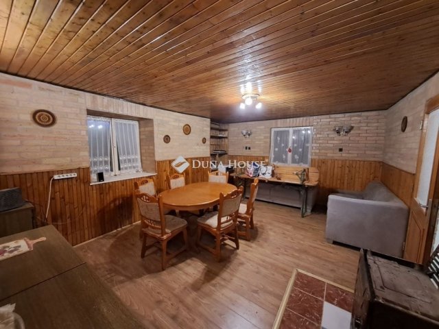 Eladó családi ház, Pilisen 18.35 M Ft, 2 szobás