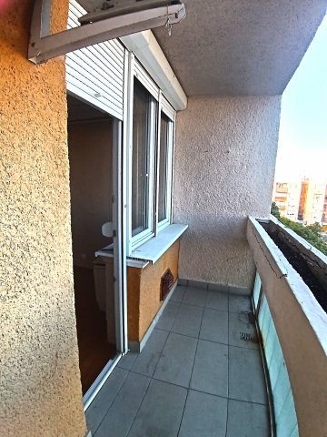 Eladó téglalakás, Szolnokon 30.9 M Ft, 2 szobás