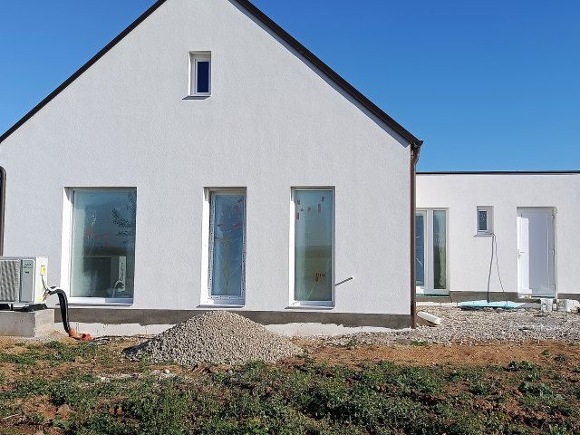 Eladó családi ház, Nagycenken 102.9 M Ft, 4 szobás