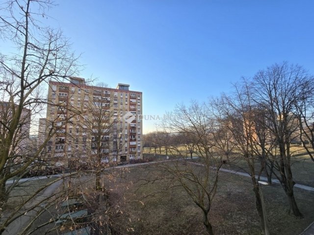 Eladó panellakás, Pécsett 43.99 M Ft, 2 szobás