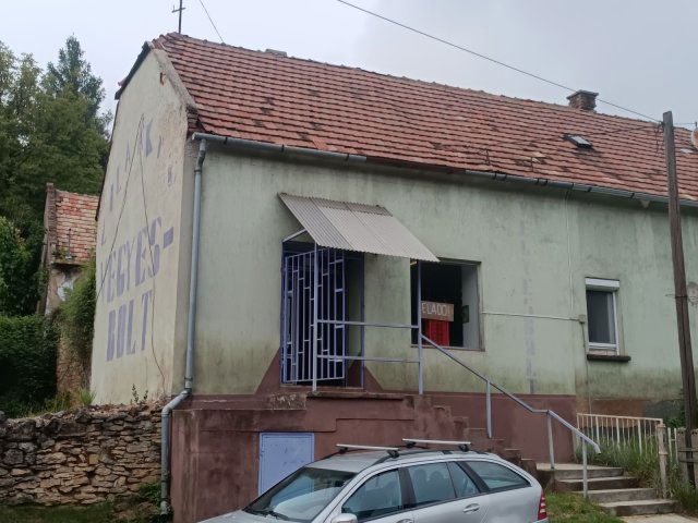 Eladó sorház, Úrkúton 7.4 M Ft, 1 szobás / költözzbe.hu