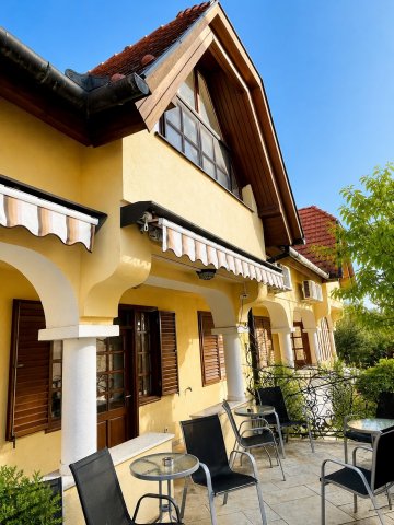 Eladó hotel, Hévízen 150.78 M Ft, 9+1 szobás