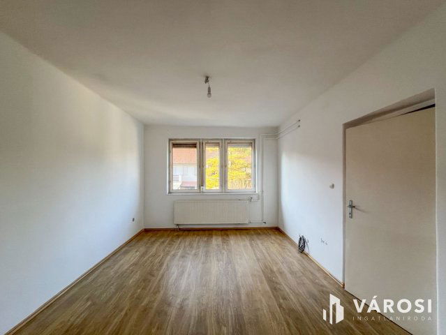 Eladó téglalakás, Békéscsabán 36.5 M Ft, 2 szobás