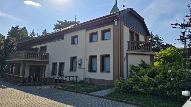 Kiadó mezogazdasagi ingatlan, Pécsett 800 E Ft / hó, 6 szobás