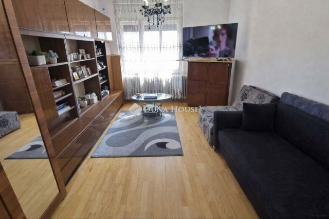 Eladó családi ház, Tápiószentmártonon 65 M Ft, 4 szobás