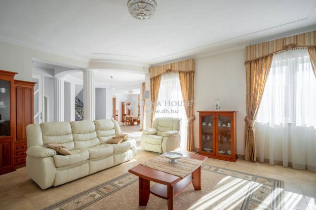 Eladó családi ház, Budapesten, II. kerületben 371.45 M Ft
