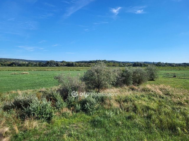 Eladó téglalakás, Szántódon 82.9 M Ft, 3 szobás