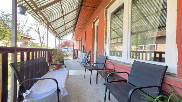 Eladó családi ház, Délegyházán 89.9 M Ft, 3 szobás