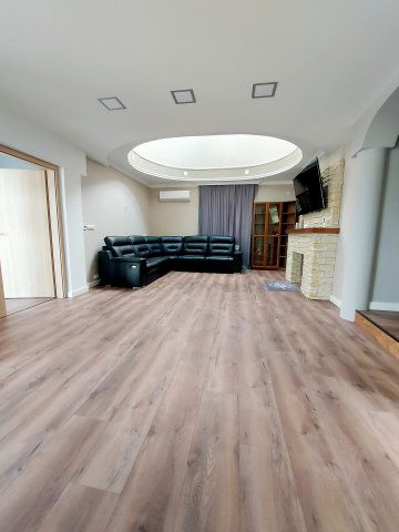 Eladó családi ház, Pécsett, Laufer dűlőn 199.99 M Ft, 6 szobás