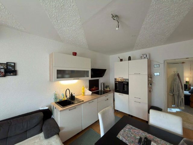 Eladó panellakás, Komlón, Körtvélyes utcában 26.9 M Ft