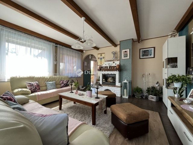 Eladó családi ház, Balatonfűzfőn 114.9 M Ft, 4 szobás