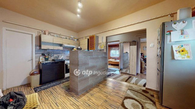 Eladó családi ház, Szikszón 37 M Ft, 2 szobás