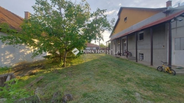 Eladó családi ház, Turán 45 M Ft, 3 szobás