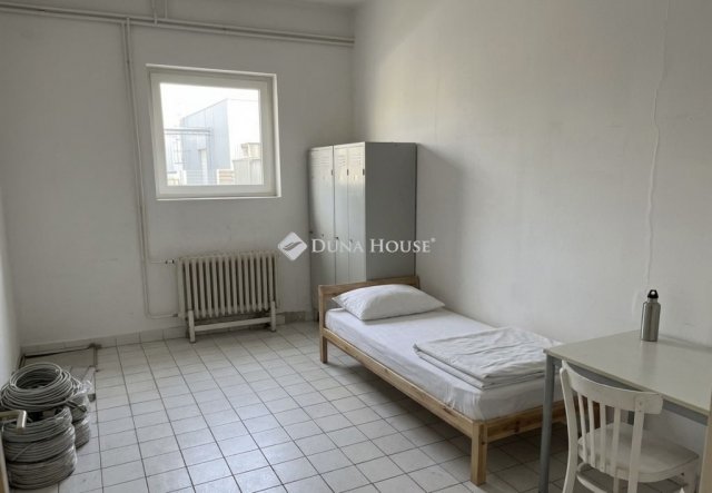 Kiadó ipari ingatlan, Petőfibányán 2351 E Ft / hó