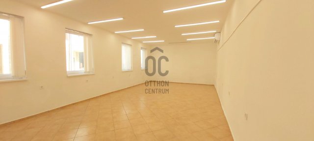 Eladó ipari ingatlan, Pécsett 65 M Ft / költözzbe.hu
