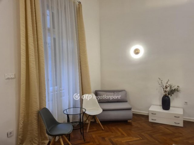 Eladó téglalakás, Budapesten, V. kerületben 109 M Ft, 2 szobás
