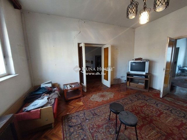 Eladó családi ház, Vácon 79 M Ft, 1 szobás