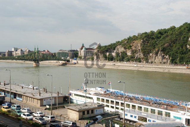 Kiadó téglalakás, albérlet, Budapesten, V. kerületben, 3 szobás