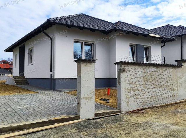 Eladó családi ház, Őrbottyánban 97.5 M Ft, 4 szobás