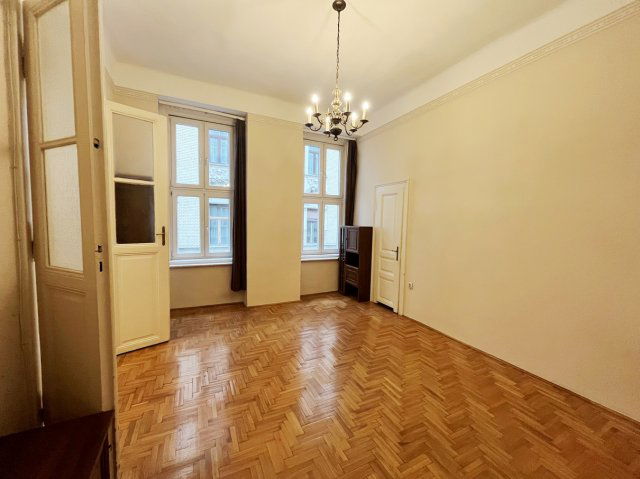 Eladó téglalakás, Budapesten, V. kerületben 79.9 M Ft, 1 szobás