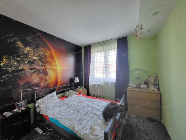 Eladó panellakás, Győrött 64 M Ft, 3 szobás