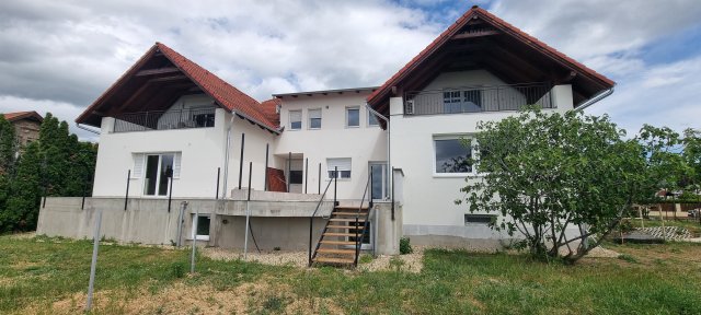 Kiadó téglalakás, albérlet, Telkin 290 E Ft / hó, 2+2 szobás