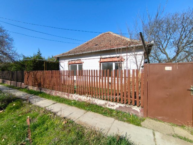Eladó családi ház, Kondoroson 9.5 M Ft, 2+2 szobás