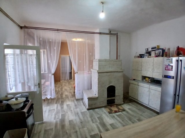 Eladó családi ház, Siklóson 21 M Ft, 4 szobás