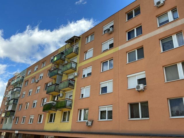 Eladó panellakás, Nyíregyházán 34 M Ft, 2+1 szobás