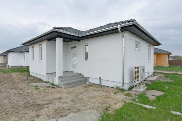 Eladó családi ház, Kecskeméten 86.9 M Ft, 4 szobás