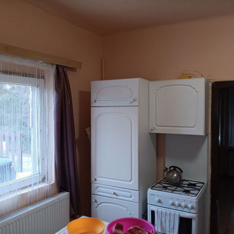Eladó családi ház, Pécsett, Rezgő utcában 38 M Ft, 2 szobás
