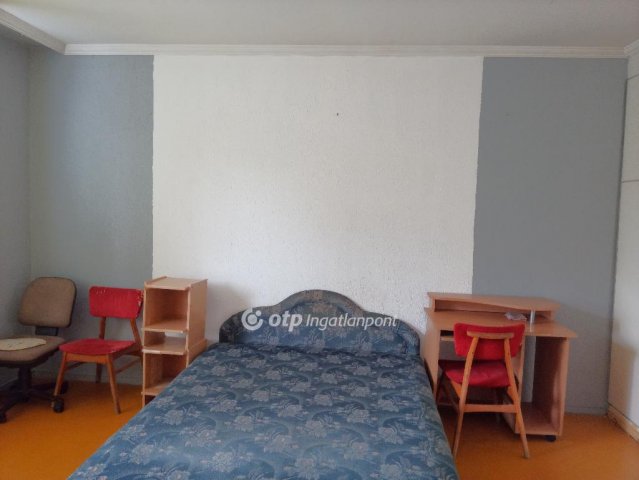 Eladó panellakás, Dombóváron 19.9 M Ft, 1 szobás