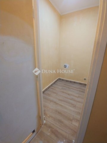 Eladó téglalakás, Budapesten, XXI. kerületben 43.5 M Ft