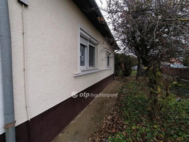 Eladó családi ház, Debrecenben 74.9 M Ft, 4 szobás