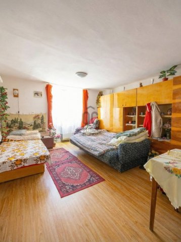 Eladó családi ház, Kőröshegyen 15 M Ft, 1 szobás