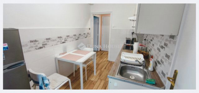 Kiadó téglalakás, albérlet, Pécsett 200 E Ft / hó, 2 szobás