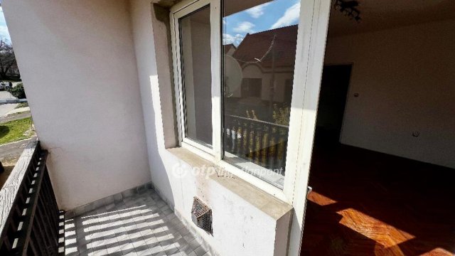Eladó téglalakás, Egerben 57 M Ft, 3 szobás